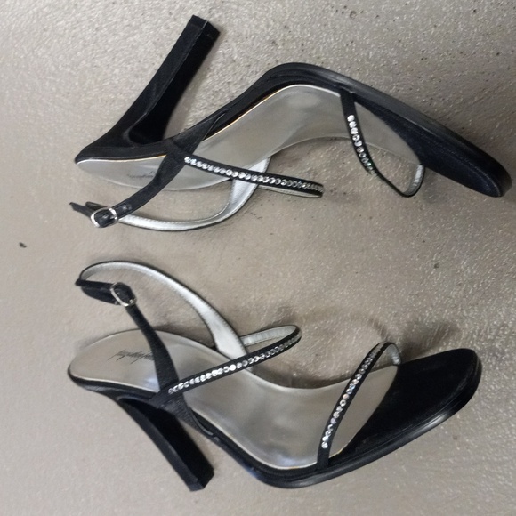 Jacqueline Ferrar Black and Bling Strappy Heels - Picture 9 of 11